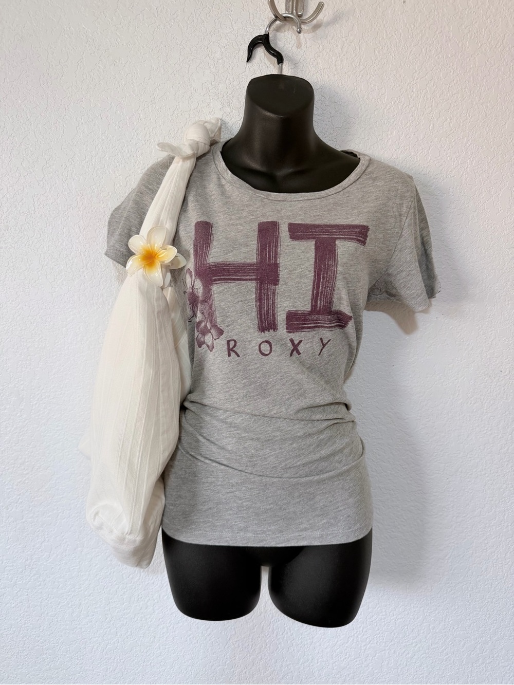 Vintage Y2k Roxy Gray Tee 🌺